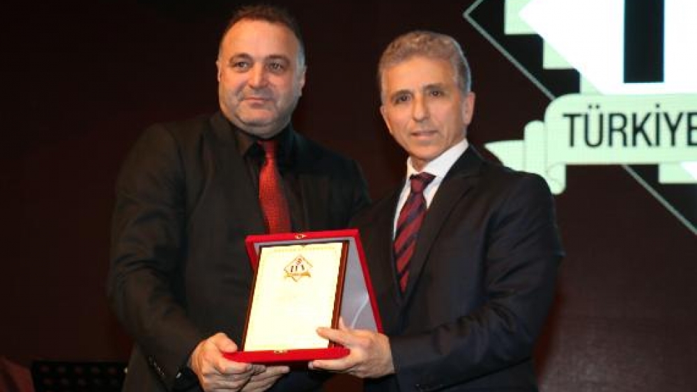 Ali Düşmez'e ödül