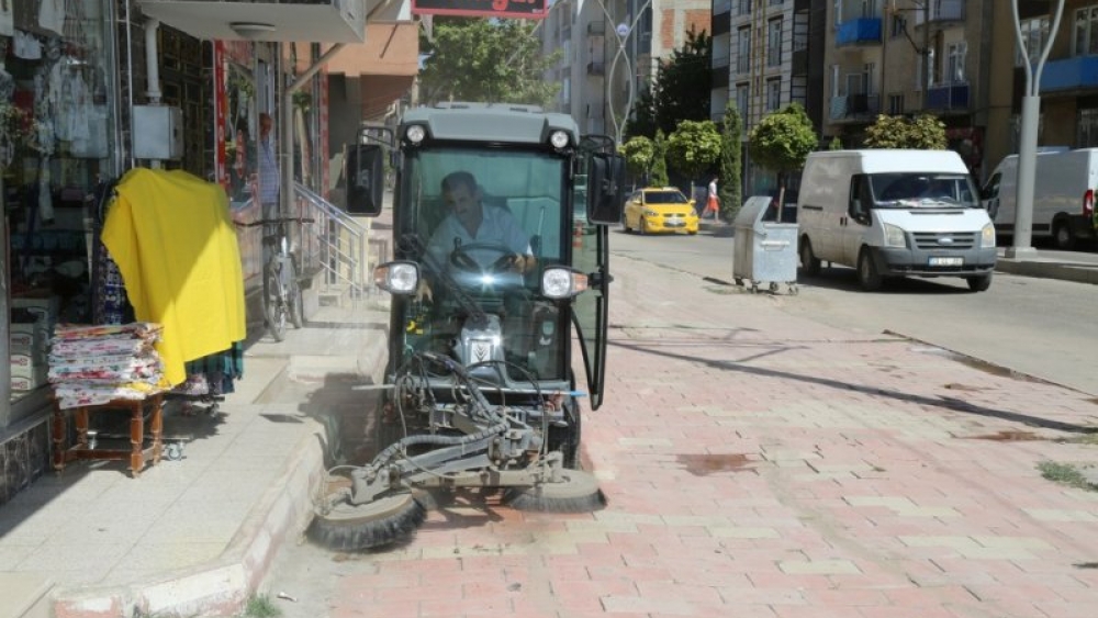 ARİFE GÜNÜNE KADAR 38 MAHALLEYE KAPSAMLI TEMİZLİK