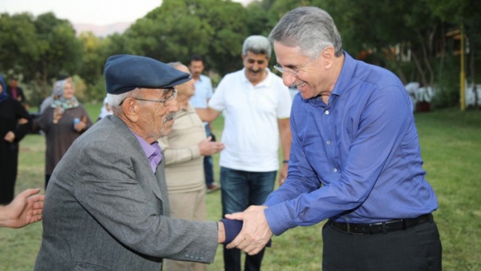 Başkan Yanılmaz Huzurevi Sakinleriyle Piknik Yaptı