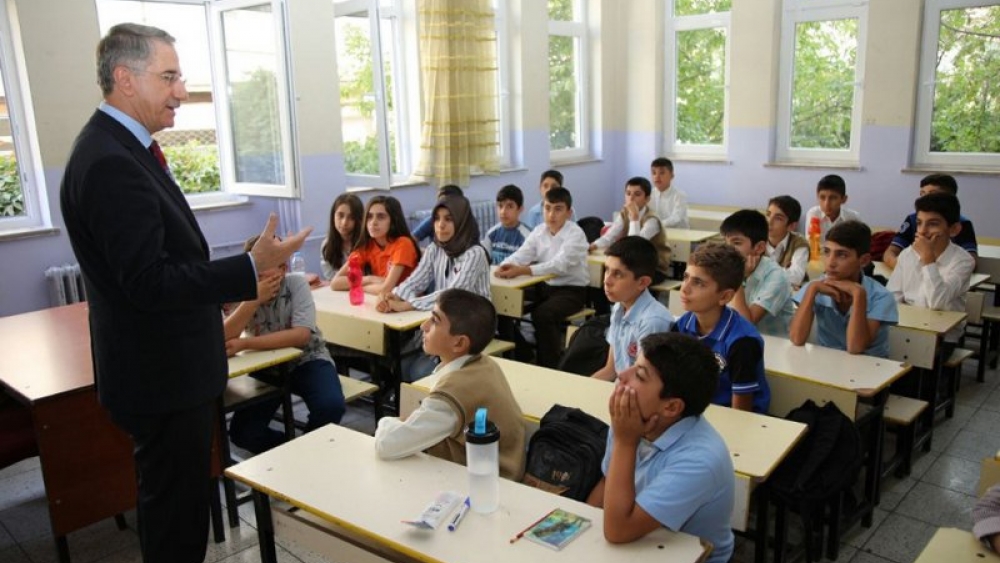Başkan Yanılmaz Öğrencilerin İlk Ders Heyecanına Ortak Oldu