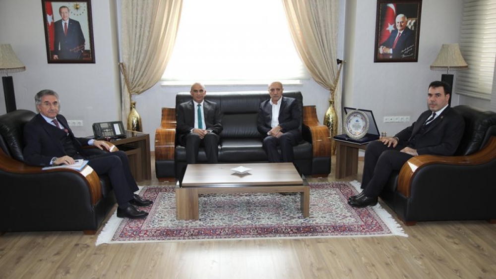 Elazığ Belediyesine 'Borçsuz Belediyeye' Plaketi Verildi