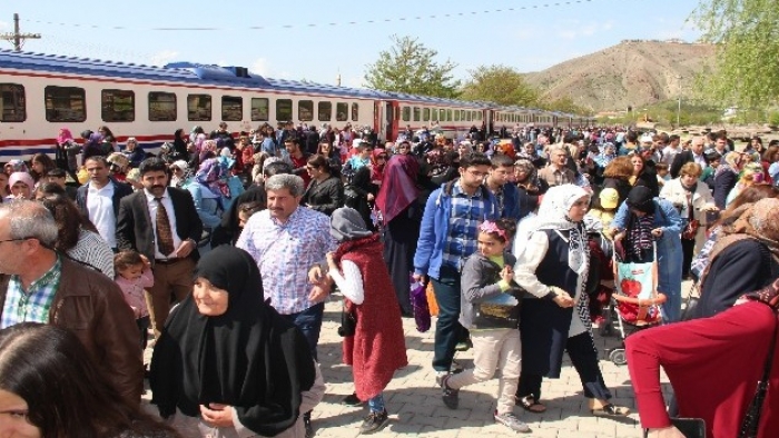 Elazığ’da trenle tarihe nostaljik yolculuk