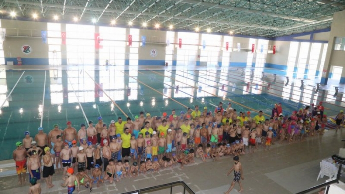 Elazığ'da Yüzme Bilmeyen Çocuk Kalmıyor