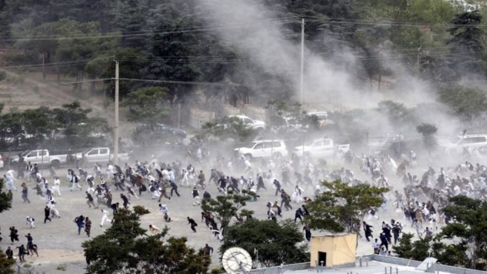 Protesto kurbanının cenaze töreninde ölümcül patlamalar